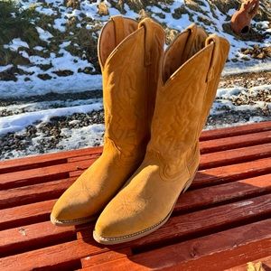 Size 10 1/2 Laredo suede, men’s cowboy boots, barely worn in good shape